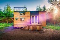 Mountaineer Tiny Home مع Rooftop Deck أفضل airbnb للمنازل الصغيرة في نظام تأطير فولاذي قياس الضوء