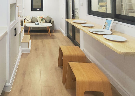 بيت صغير جاهز على عجلات مع غرفة نوم وحمام جاهز للشحن