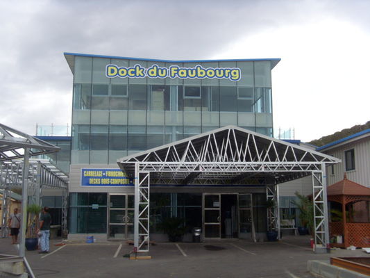 محطات السيارات المعدنية المقاومة للنيران