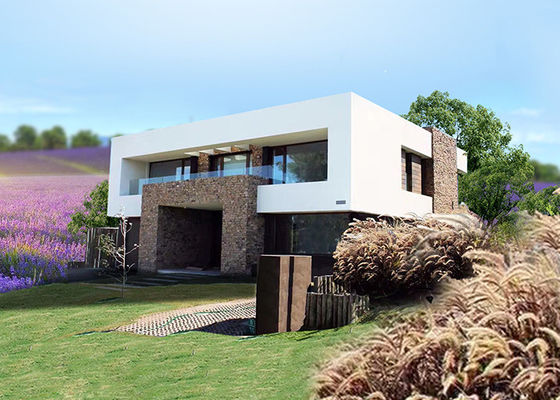 المنزل المنسق الحديثة. منزل مصنوع من الصلب الخفيف مع نوافذ كبيرة.